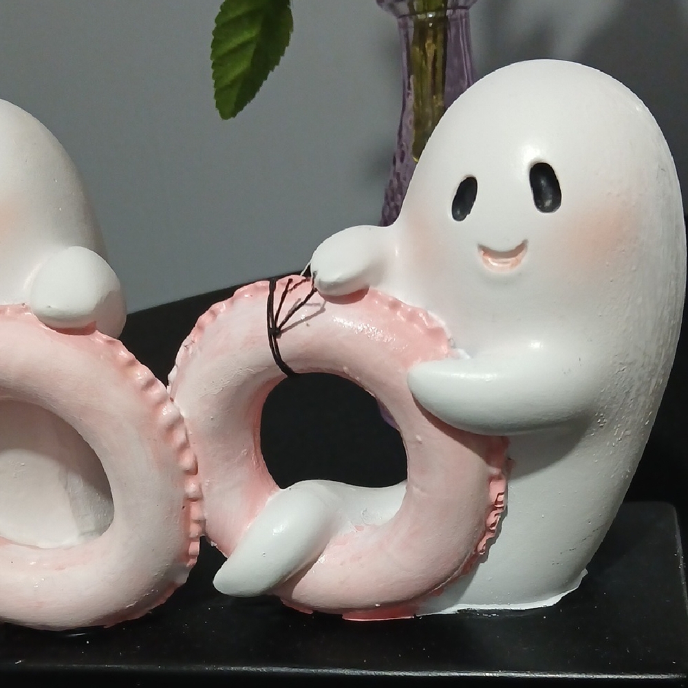 Charming Pink and White Ghost BOO Figurine - Festive Home Decor NWT - Picture 4 of 6